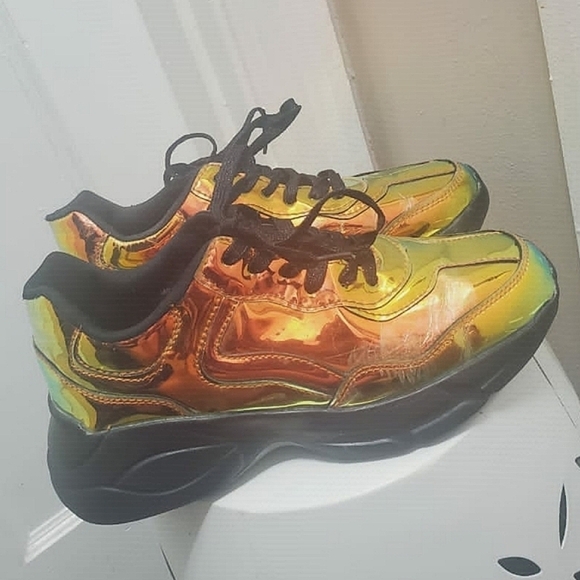 Cape Robbin Women's Holographic Iridescent Gold Sneakers 🌴 - Picture 2 of 12